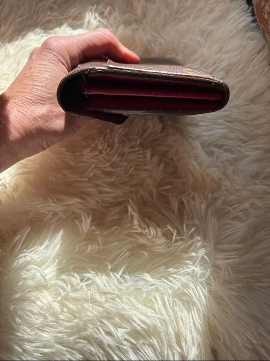 Monogram, Louis Vuitton, Sarah wallet/ crossbody with fuchsia interior - Picture 6 of 16